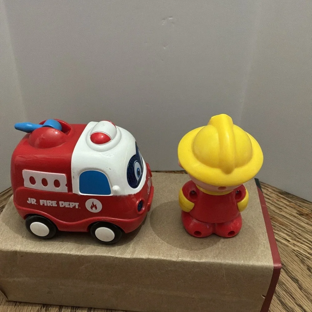 Fireman Fire truck Toy Lot Rescue Jr‎ Fire Dept Batteries Untested - Picture 4 of 6